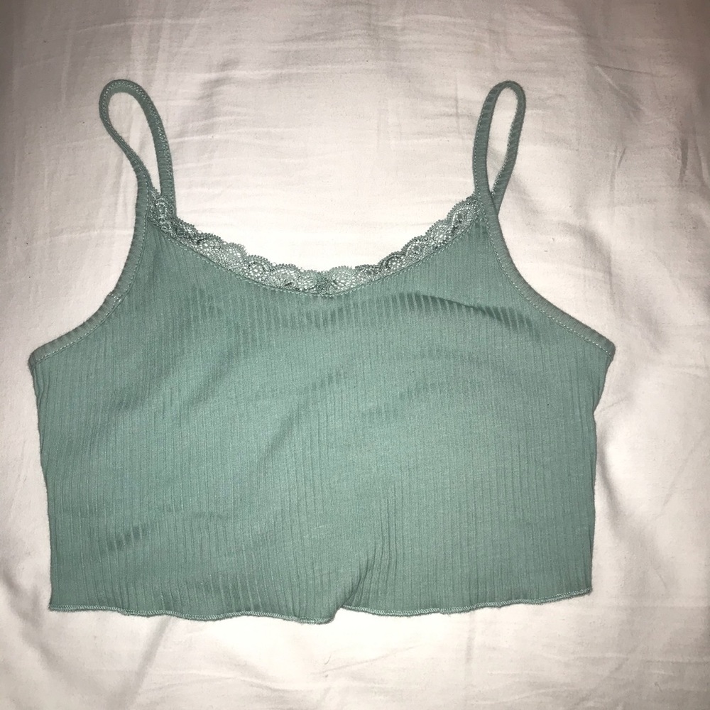 lace trim green crop tank top